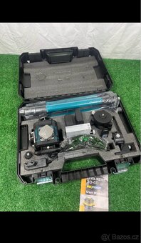 Samonivelační Laser 4x360° se stativem - 9