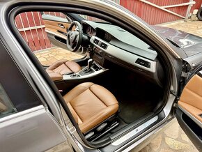 BMW Řada 3, 330D 180 KW X-DRIVE M-SPORTPAKET - 9