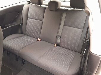 Ford Focus 1.6i 74kW rok 2004 naj.165tis. NOVÁ STK - 9