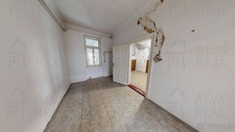 Prodej bytu 3+1 72,93 m² v rodinném domě se zahradou, Krá... - 9