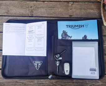 2022 Triumph Rocket 3 R Phantom Black QuickShifter - 9