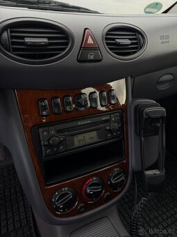 Mercedes Benz A 190i Elegance - 9