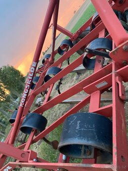 Radličkový podmítač Kongskilde - 9