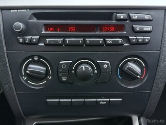 BMW Řada 1 116i 2010 KLIMA, ALU, 2.MAJ. koupeno v ČR - 9