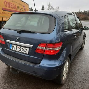 Mercedes Benz B180 - 9