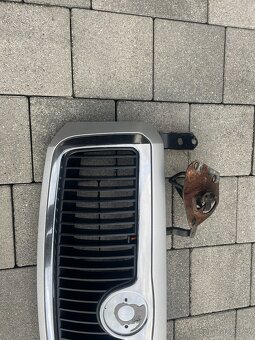 Predám originál prednú masku Škoda Fabia 1 + zámok, úchyty - 9