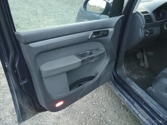 VW Touran 1.9 TDI 77kw BKC automat - 9