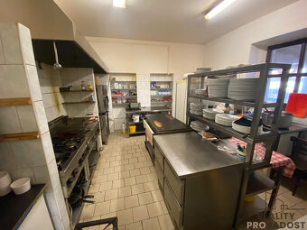Prodej domu s restaurací a byty Přerov Dluhonská - 9