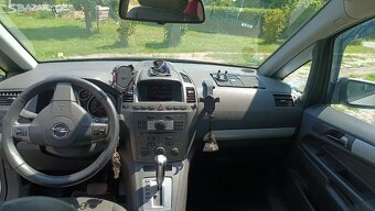 Opel Zafira b - 9