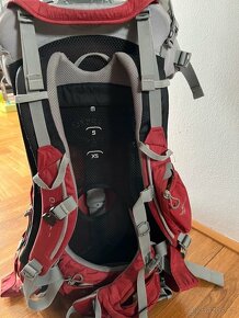 Půjčení vozíku Thule Chariot nebo krosny na dítě Osprey - 9