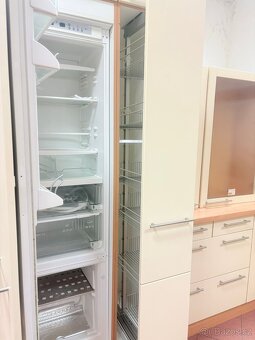 Velká kuchyňská linka včetně spotřebičů - 9