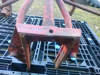 Prodám závěs ,kozu na obraceč sena EELLA TH 4 - 9