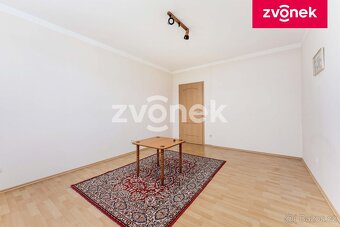 Vila k bydlení a podnikání ve středu Zlína - 9