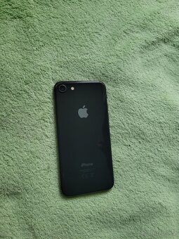 iPhone 8 64gb stav baterie 95% - 9