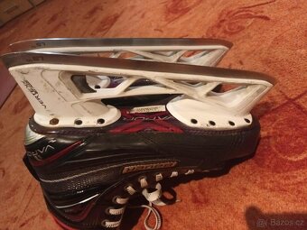 Brankářské brusle Bauer Vapor X900, vel. EUR 44,5., 9D(užší) - 9