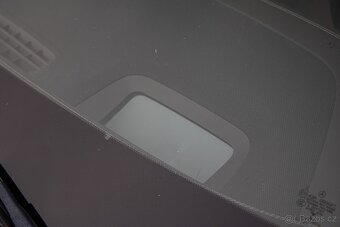 Mercedes-Benz E trieda Sedan 300 de 143 kw - 9