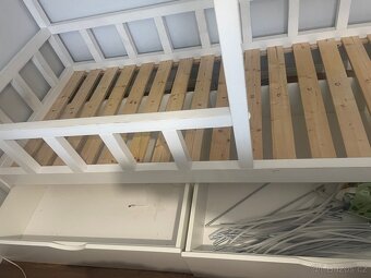 Domeckova postel - 9