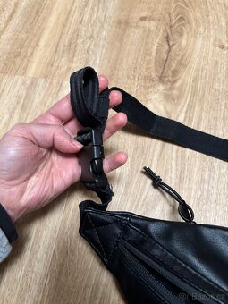 Černá ledvinka Johnny Urban - 9