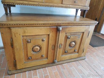 Klasicistní kredenc příborník - 9