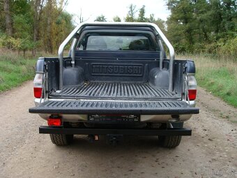 Mitsubishi L200, 2,5 TD 85 kw 4x4 rok 2005 - 9