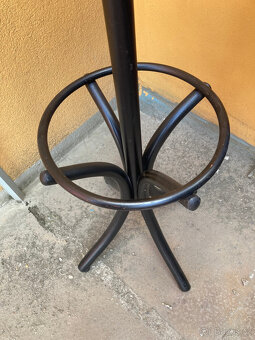 Věšák dřevěný stojanový TON, FRETON za 900 kč - 9