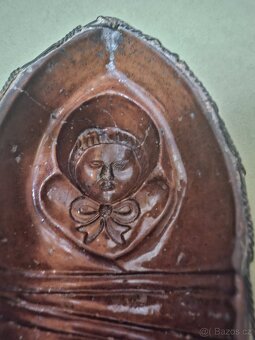 Starožitná hliněná pletená forma miminko - 9