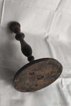 dva starožitné svícny - 9