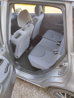 HONDA JAZZ 1.3i, r.v.2007 - 9