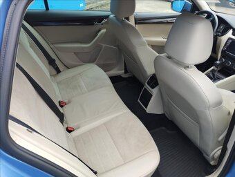 Škoda Octavia 2,0 TDI CR DPF Elegance Combi - 9