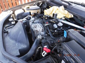 Prodám Jeep Grand Cherokee r.v.2005 4,7 V8 - 9