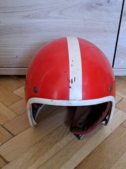 Přilba na veterána, retro přilba- KOVONA KARVINÁ č. 1 - 9