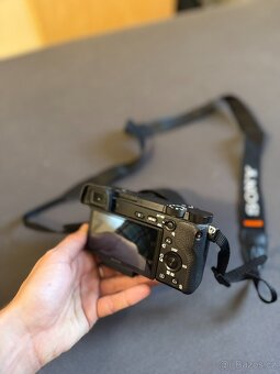 Bezzrcadlovka Sony Alpha 6300 + 3x objektiv + příslušenství - 9