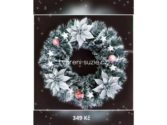 Vánoční dekorace - věnec, svícen, stromeček - 9