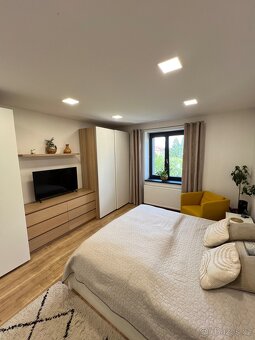 Prodej dvougeneračního domu - 9