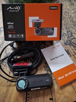Velice kvalitní Autokamera Mio MiVue J85 - 9