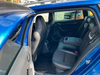 Škoda Octavia 2.0tdi Combi RSDSG - 9