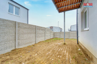 Prodej bytu 3+kk, 74 m², se zahradou ve Vochově - 9