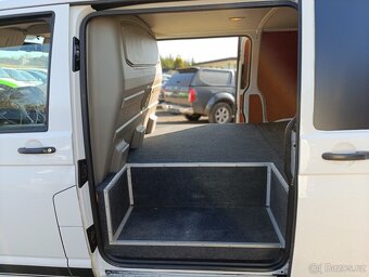 Volkswagen Transporter T5 2.0 TDi  tažné 2x b.dveře - 9