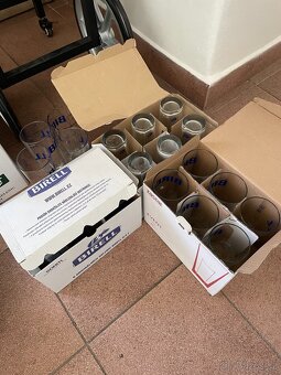 Pivní sklo 340 ks, Nealko sklo 60 ks. 10.000,- nebo 35,-/ks - 9