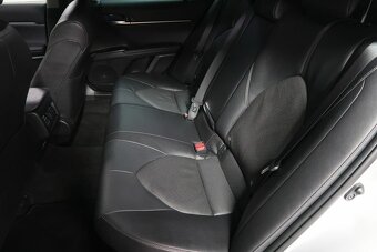 Toyota Camry 2.5 Hybrid Executive - 9