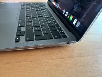 MacBook Air 13,3 - 9