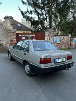 Mitsubishi Lancer 1988 - 9