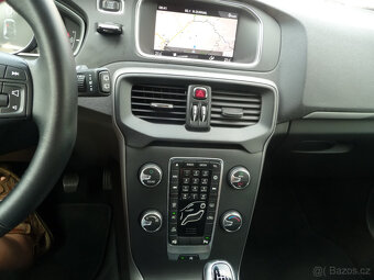 Volvo V 40 2.0 D2 ECO KINETIC vozidlo po prvním majiteli - 9