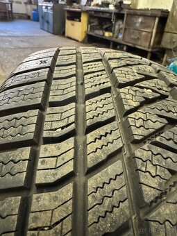 Zimní pneumatiky 235/60 r18 - 9
