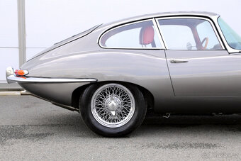 Jaguar E-Type 4.2 Series 1½ (1967) - 9
