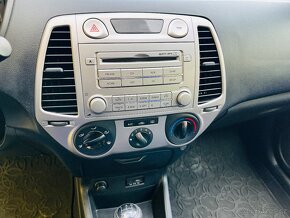 HYUNDAI I 20 1.2 I BENZÍN NAJETO JEN 62 TIS KM - 9