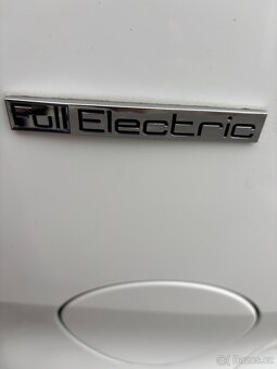 Peugeot iOn electric - 9