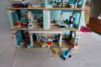 LEGO® Friends 41318 Nemocnice v Heartlake - 9
