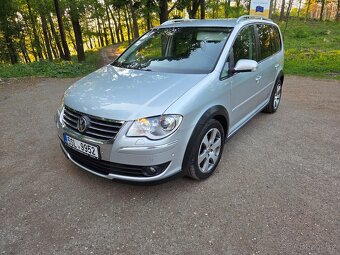 Dobrý den nabízím k prodeji krásný rodiny vůz Volkswagen Tou - 9