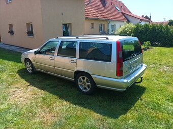 Volvo v70 2.5 tdi 103kw - 9